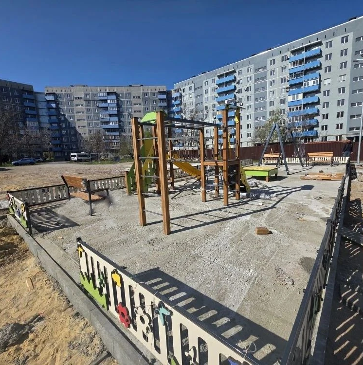 Новая детская площадка